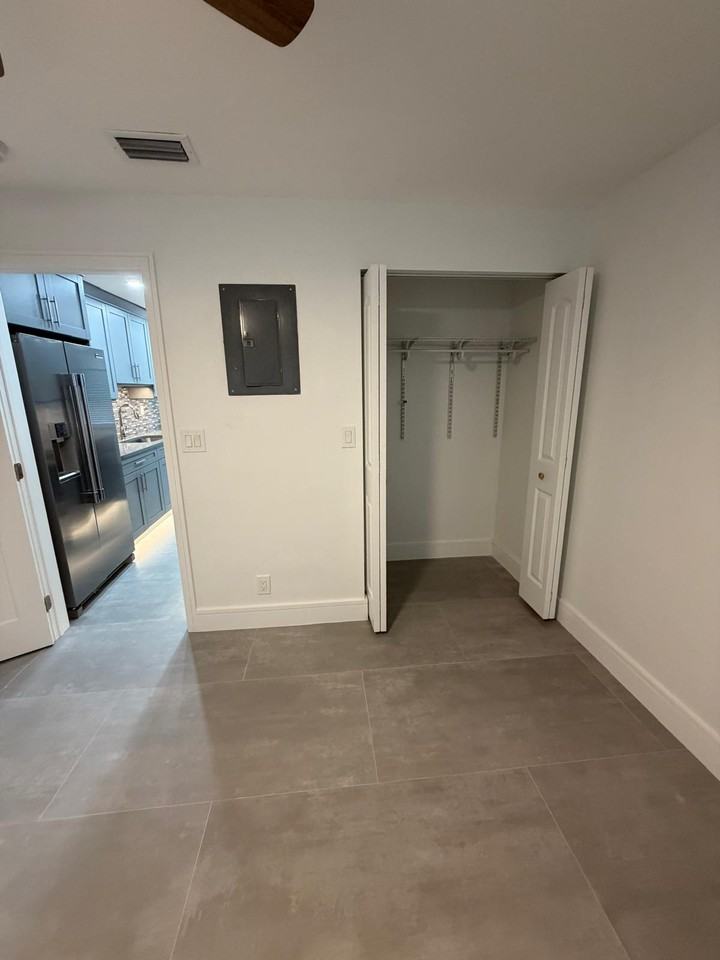 1133 Ne 16th Ave #10 - Photo 7 of 24