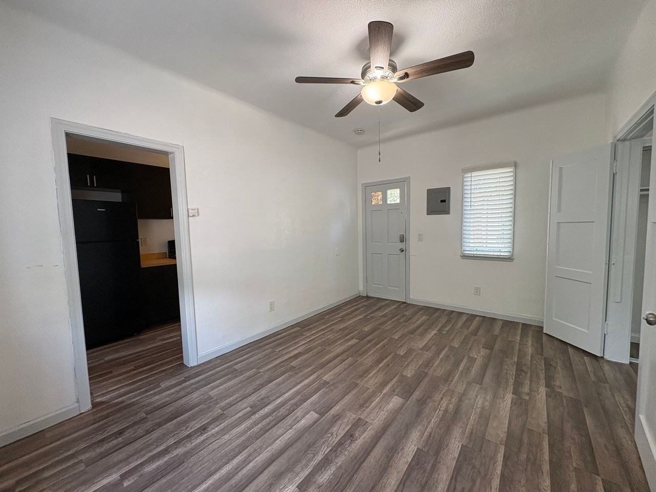 1000 Redondo Ave Apartments, Long Beach CA - Photo 4 of 20