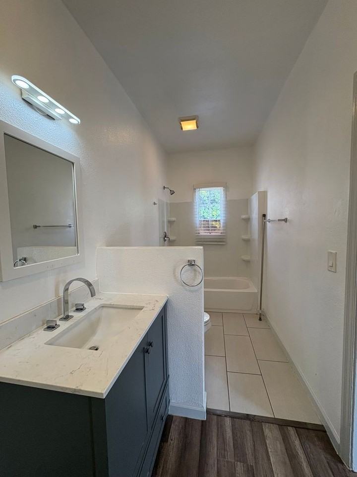 1000 Redondo Ave Apartments, Long Beach CA - Photo 7 of 20