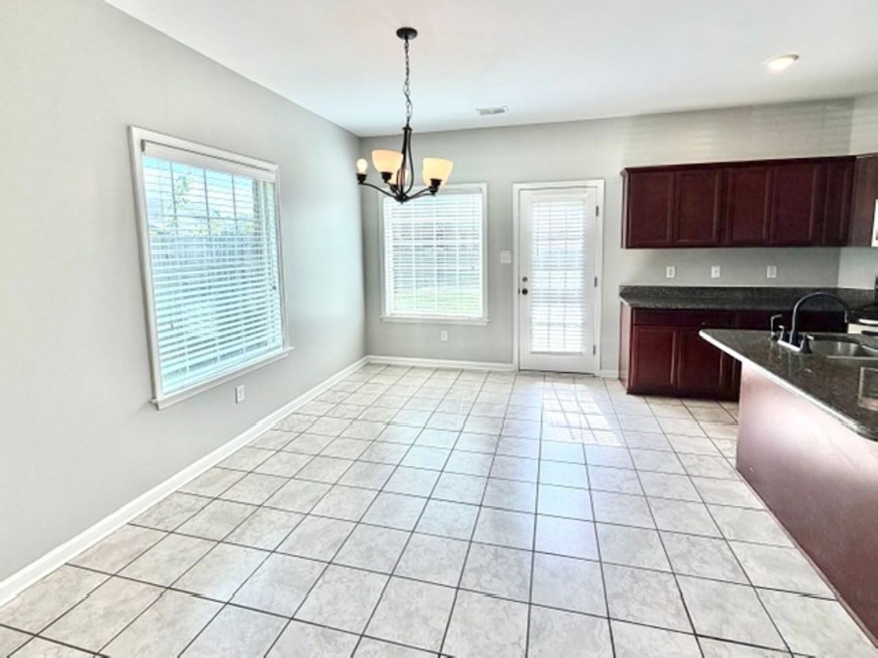 82 Clear Springs Dr - Photo 4 of 11