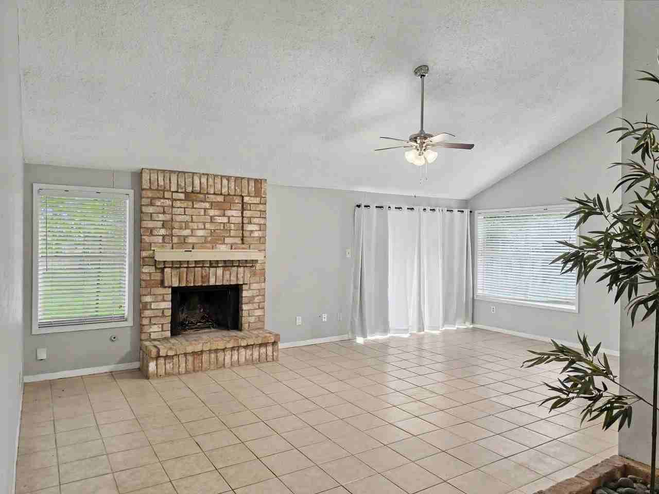 7410 Songwind Ln - Photo 3 of 20