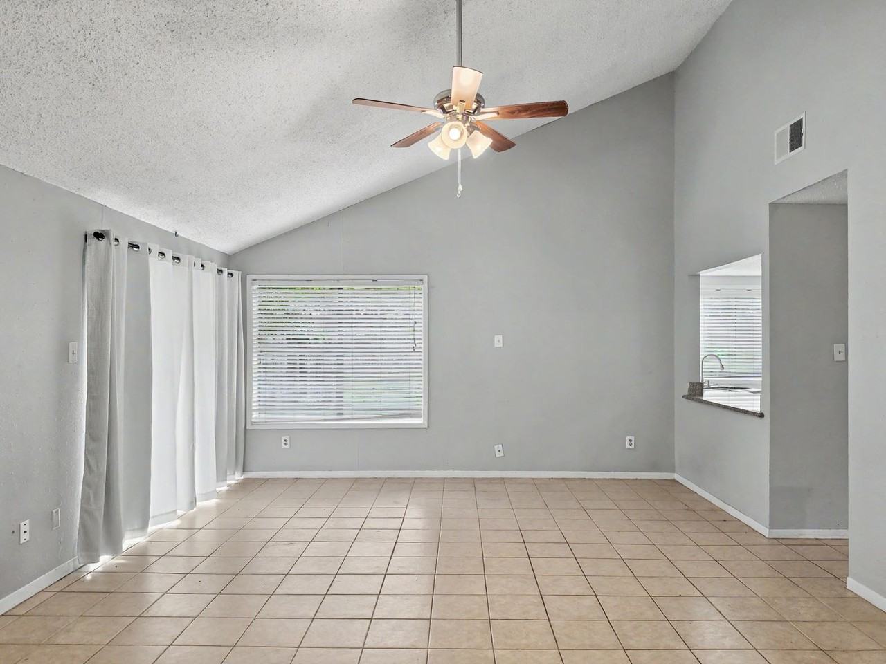 7410 Songwind Ln - Photo 4 of 20