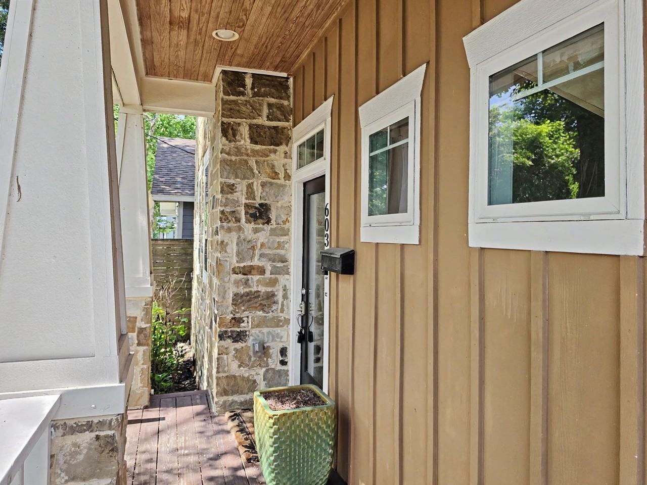 603 Archer St - Photo 4 of 42