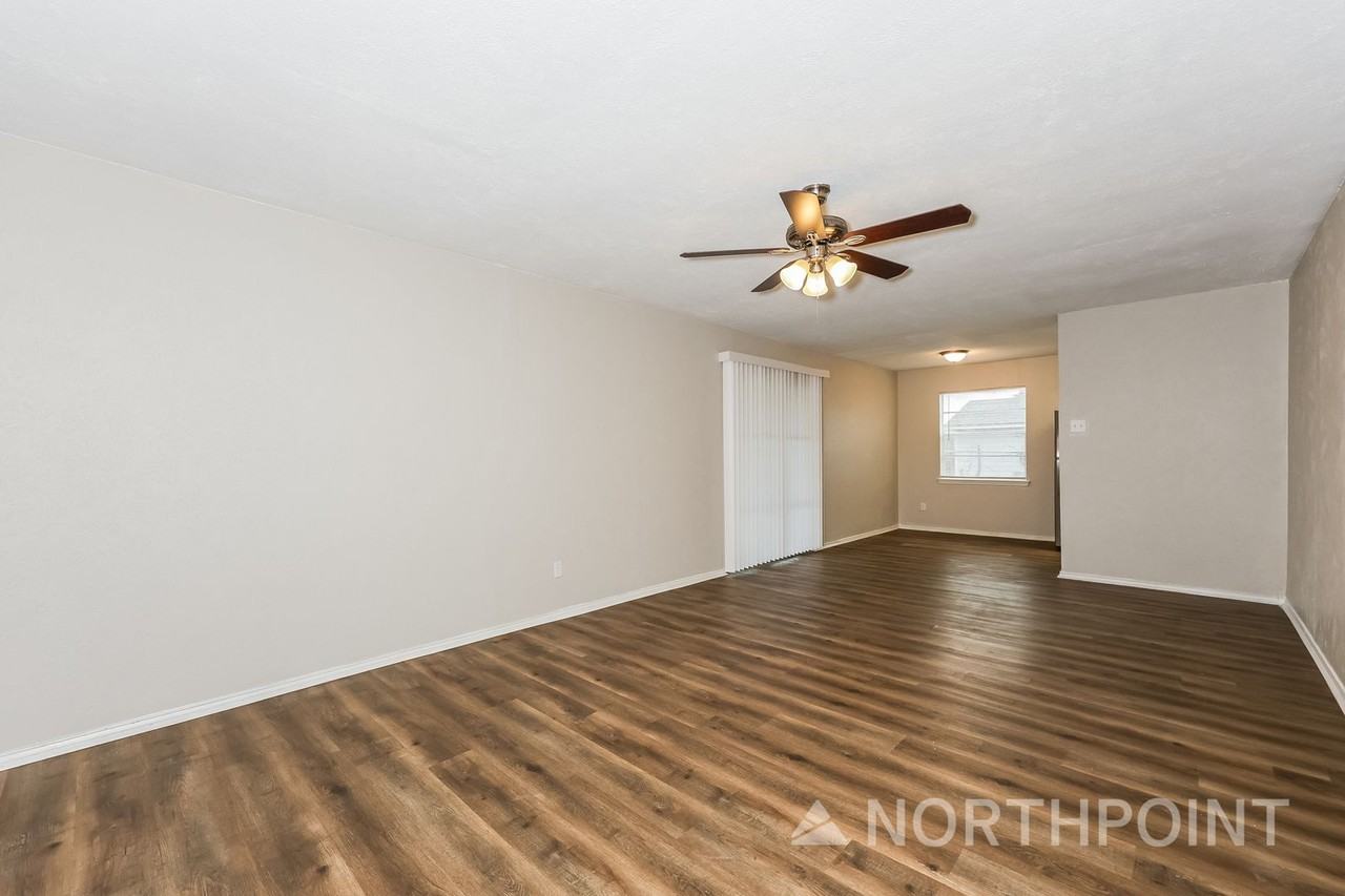 7225 Harold Walker Dr - Photo 2 of 16