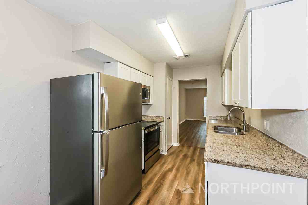 7225 Harold Walker Dr - Photo 4 of 16