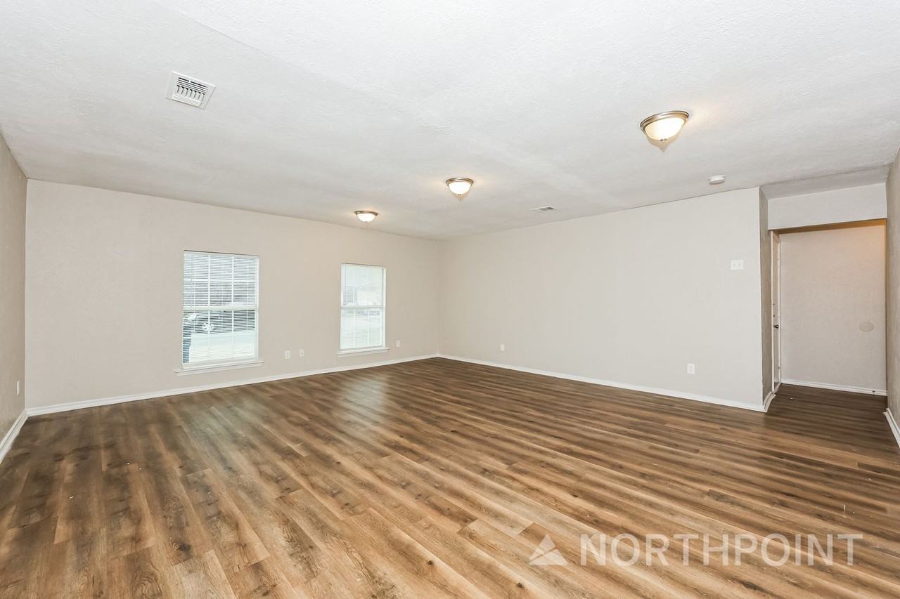 7225 Harold Walker Dr - Photo 6 of 16