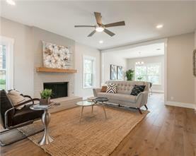 1509 Bay Hill Dr - Photo 4 of 21