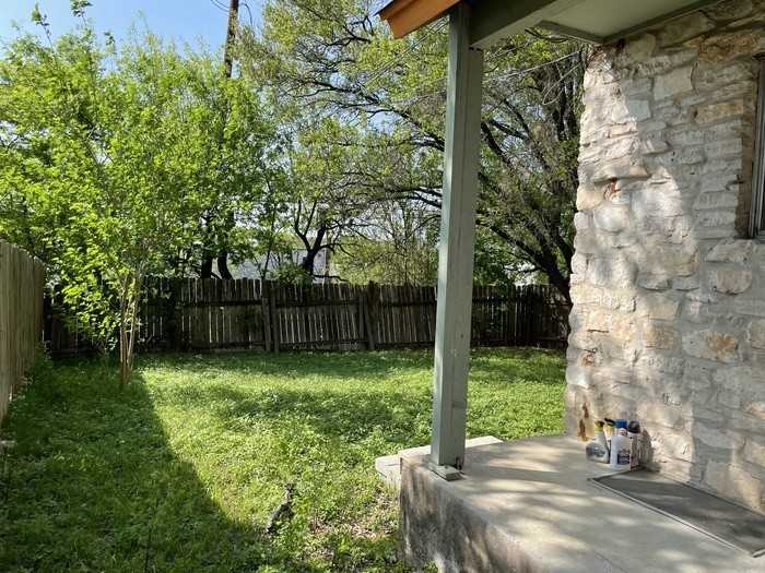 1601 Taylor Gaines St #B - Photo 2 of 11