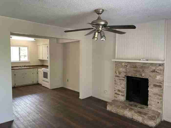 1601 Taylor Gaines St #B - Photo 3 of 11