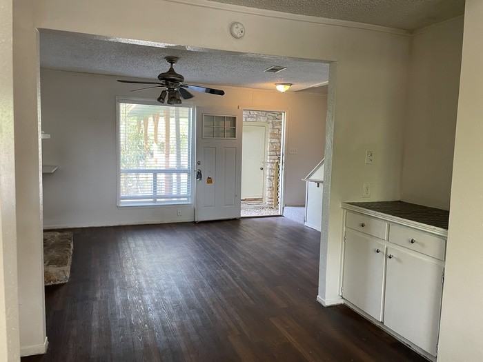 1601 Taylor Gaines St #B - Photo 4 of 11