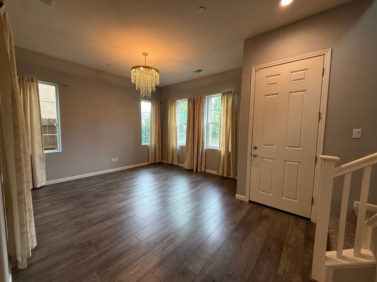 3672 Iskenderun Ave - Photo 2 of 15