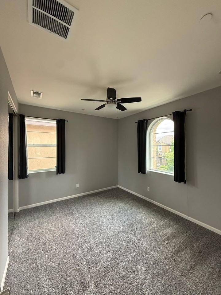 3672 Iskenderun Ave - Photo 6 of 15