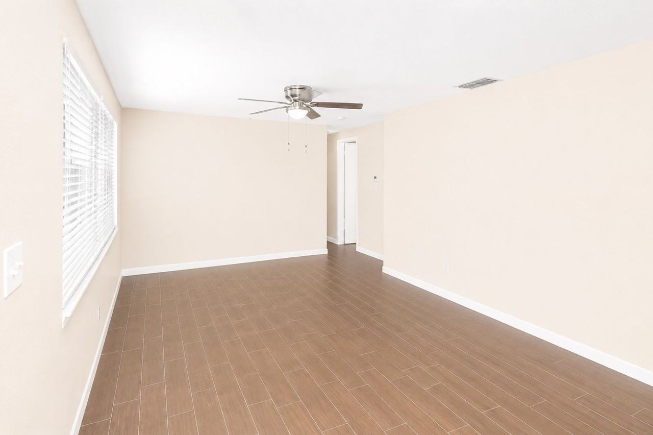 10801 Oldham Rd - Photo 2 of 19