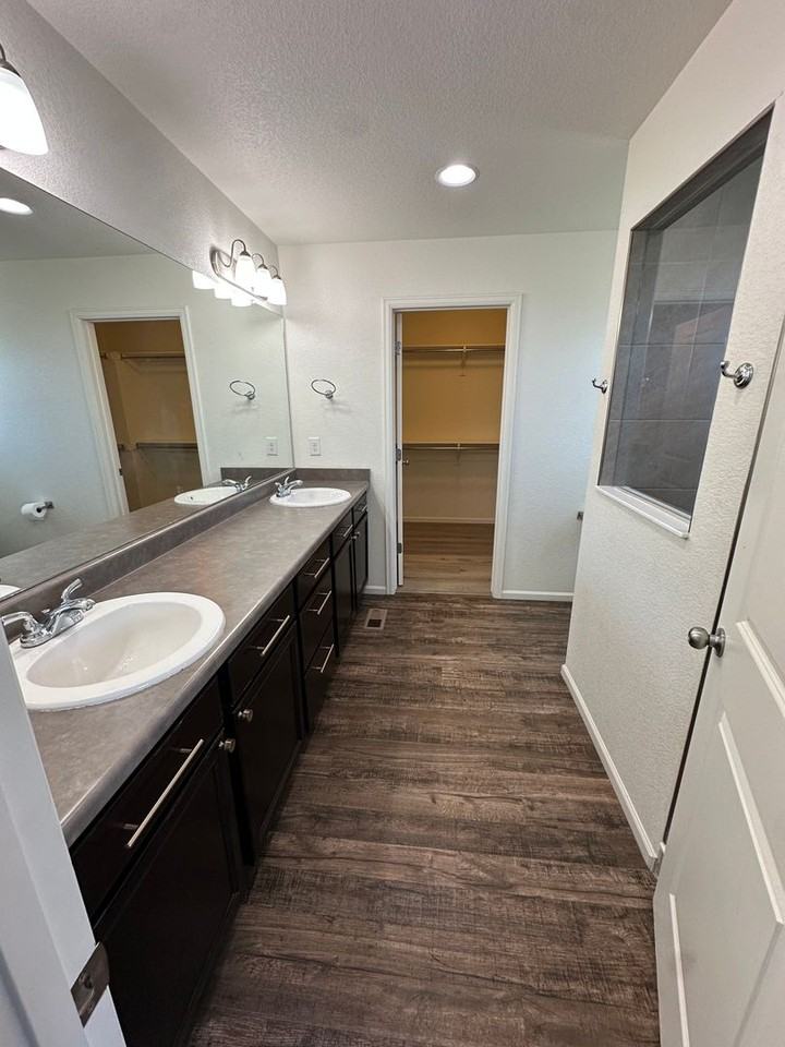 7905 Luminary Ln - Photo 4 of 8