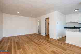 Camden 5520-5522 - Photo 1 of 1