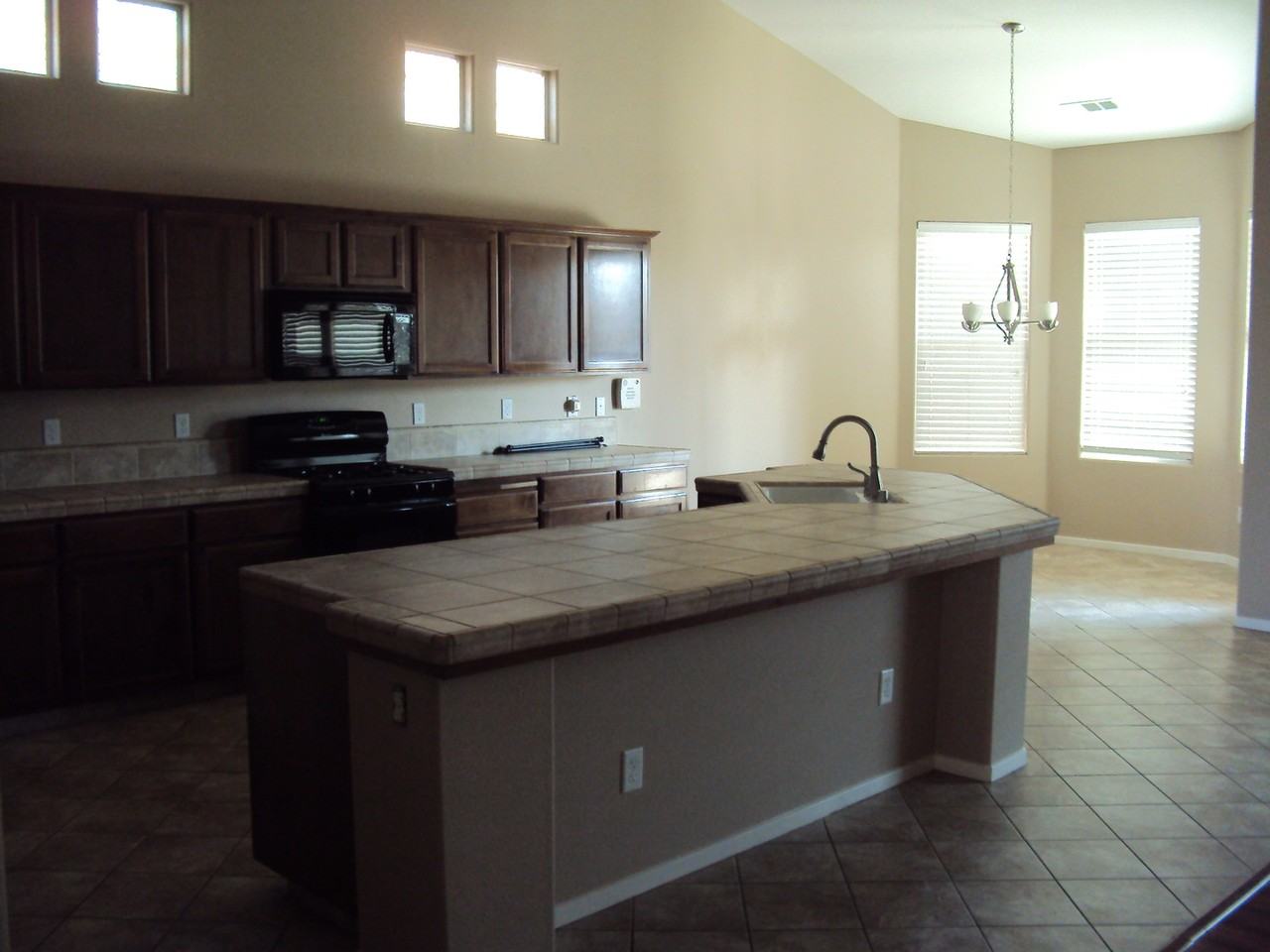 2744 N Duke Ct - Photo 2 of 8