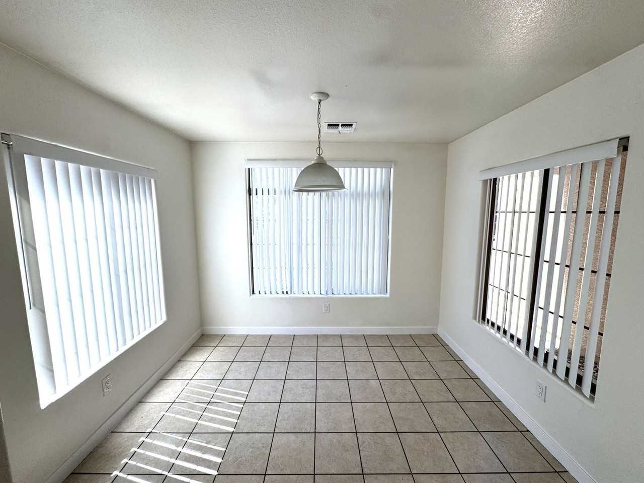12710 W Ash St - Photo 6 of 23