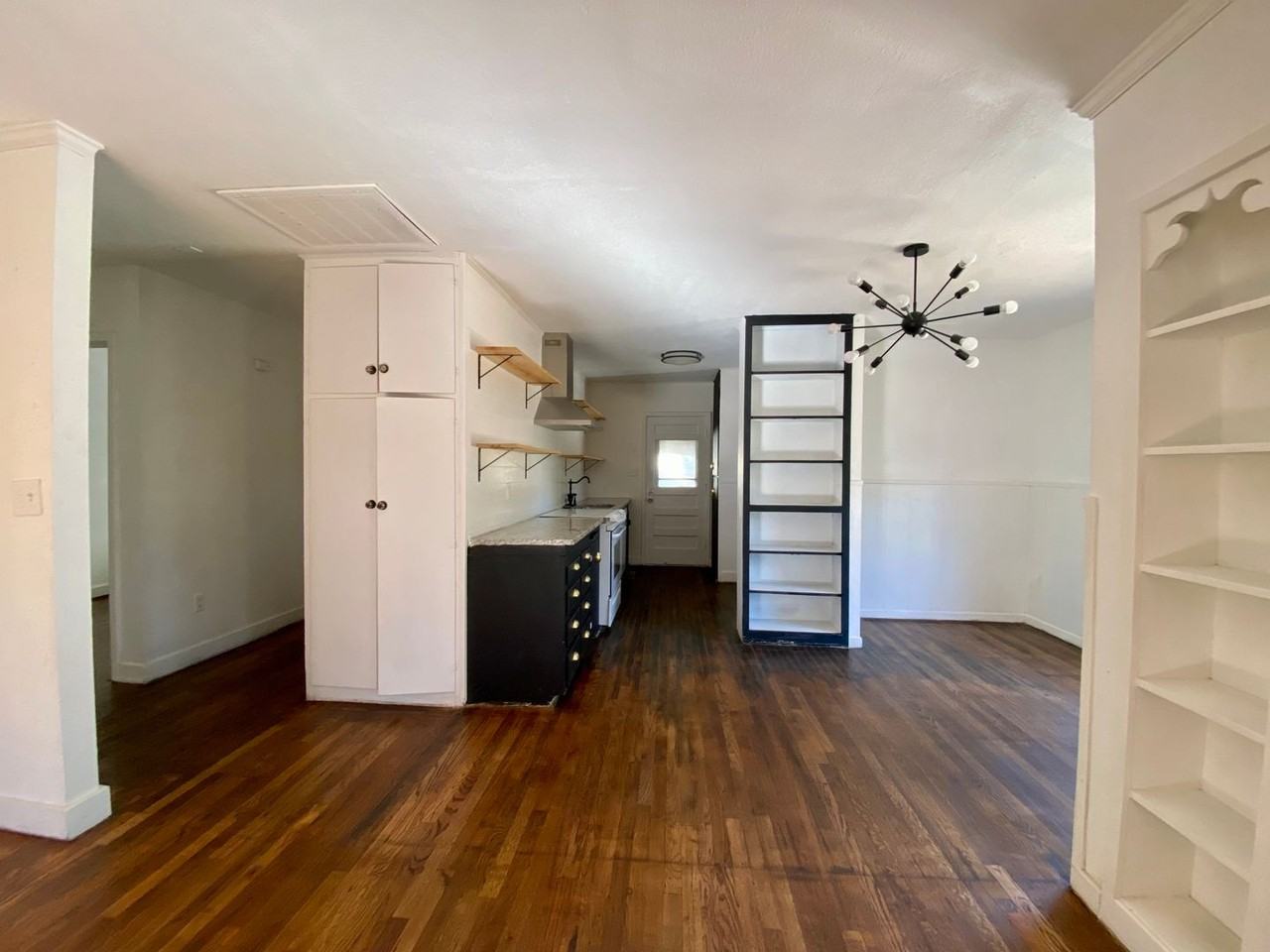 2603 26th St - Photo 4 of 13