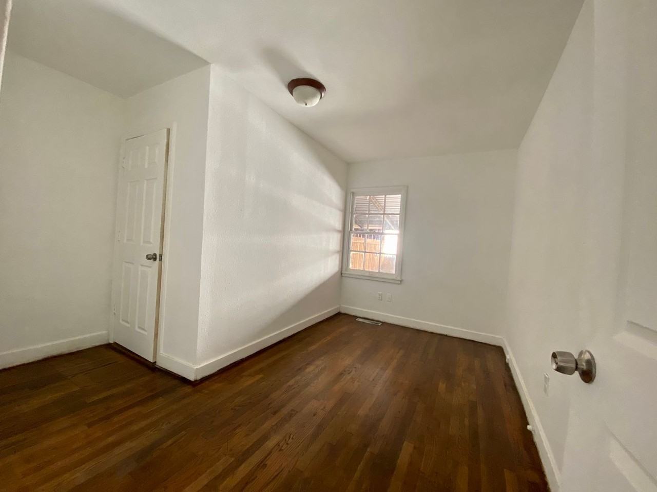 2603 26th St - Photo 6 of 13