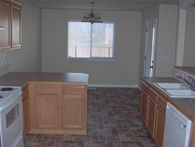 3122 Bristol Ave - Photo 5 of 13