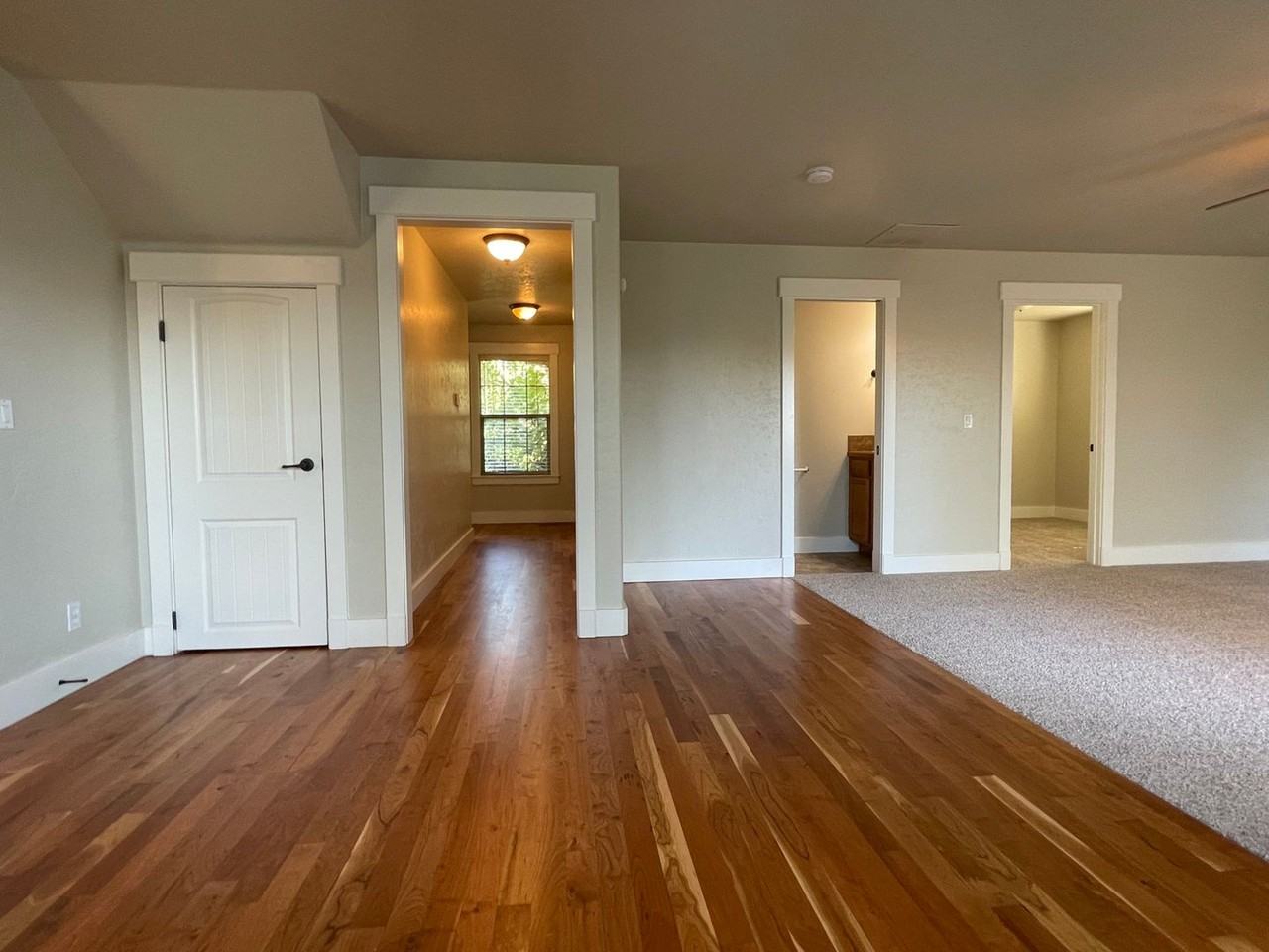 709 N Saddlebrook Way - Photo 2 of 42