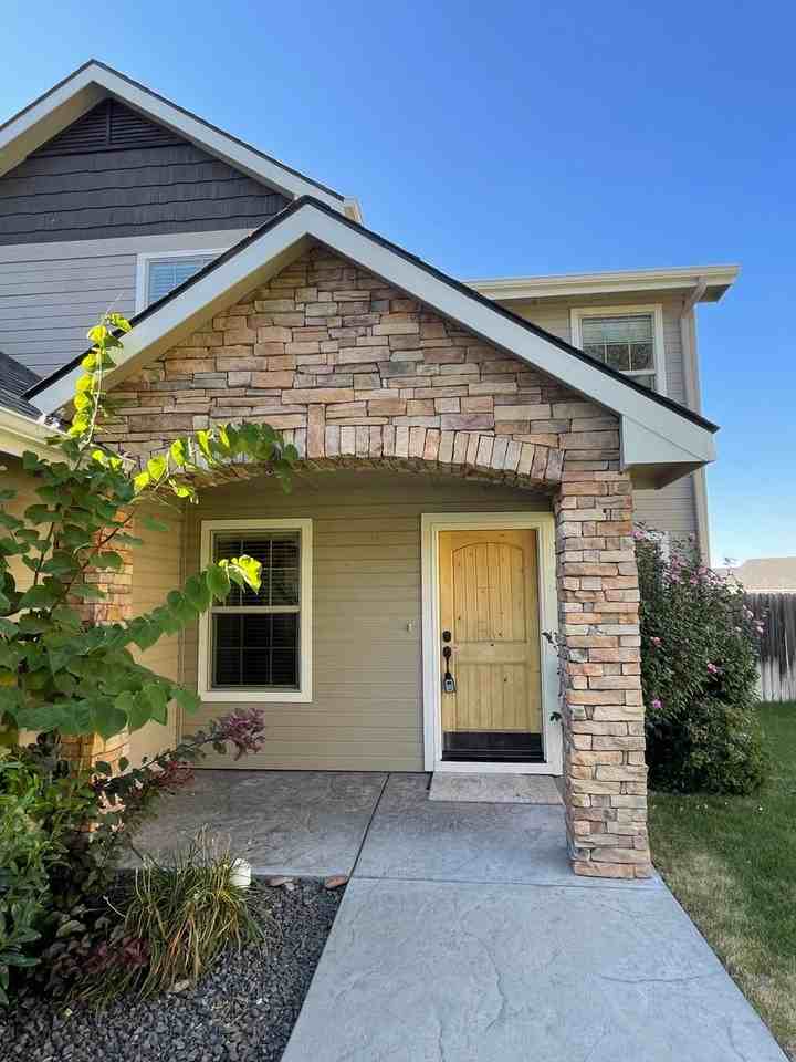 709 N Saddlebrook Way - Photo 7 of 42