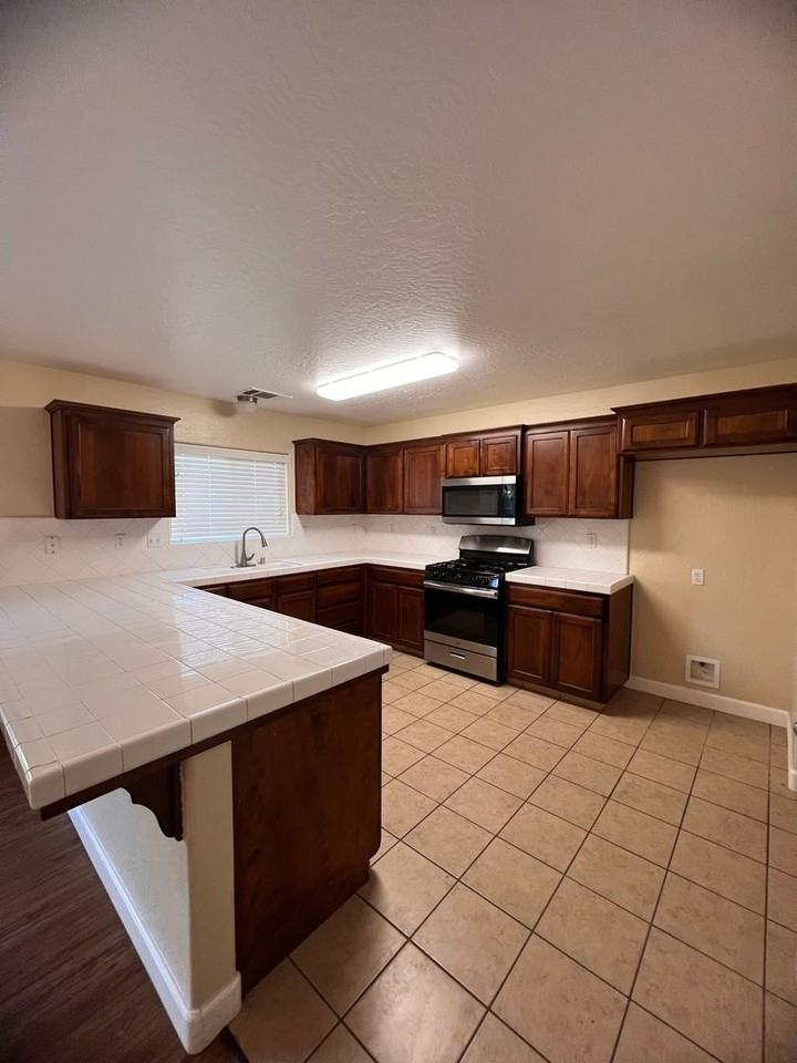 2956 Sauvignon St - Photo 3 of 14