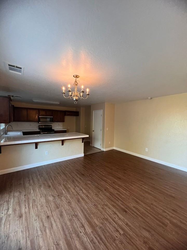 2956 Sauvignon St - Photo 4 of 14