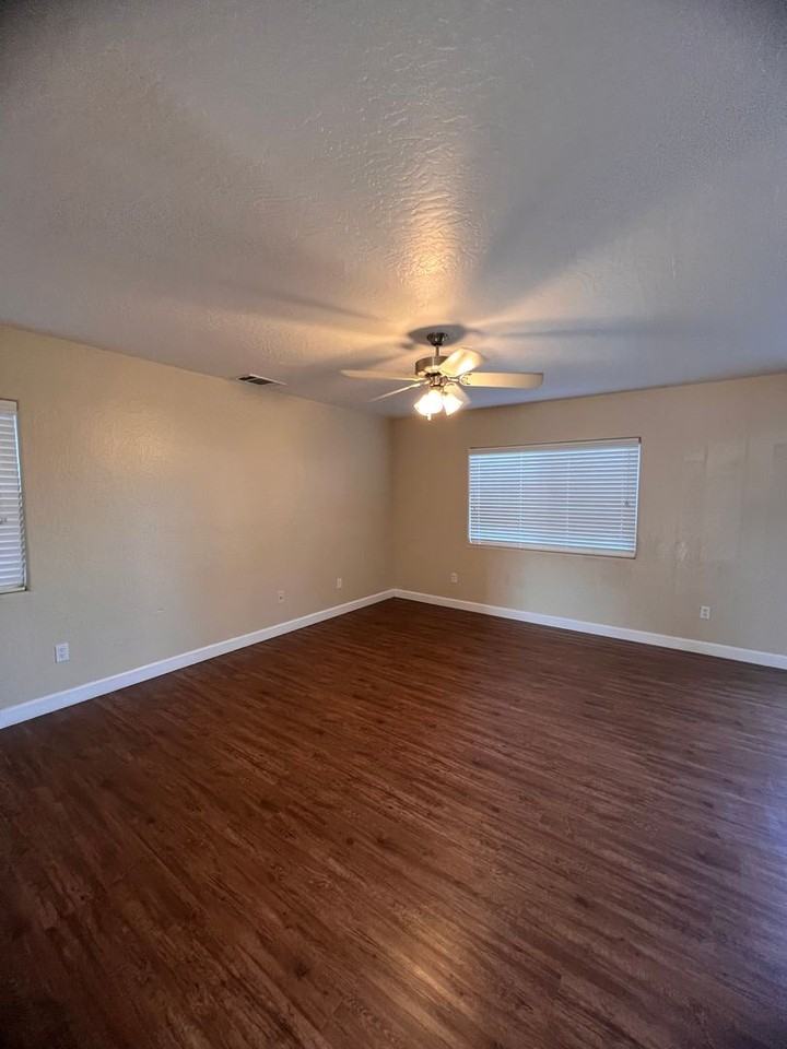 2956 Sauvignon St - Photo 5 of 14