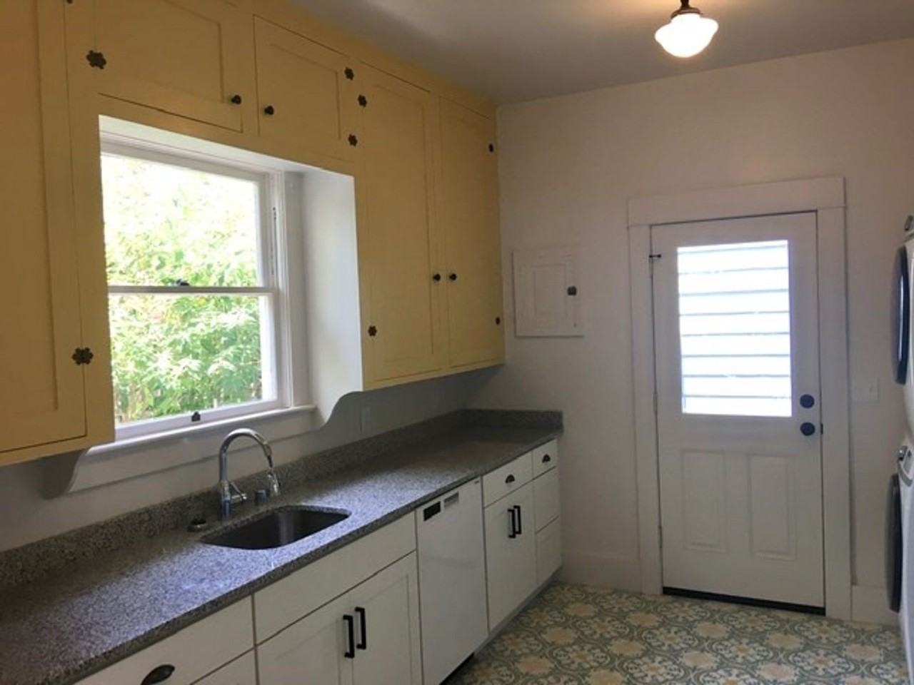 1808 N 36th St - Photo 2 of 22