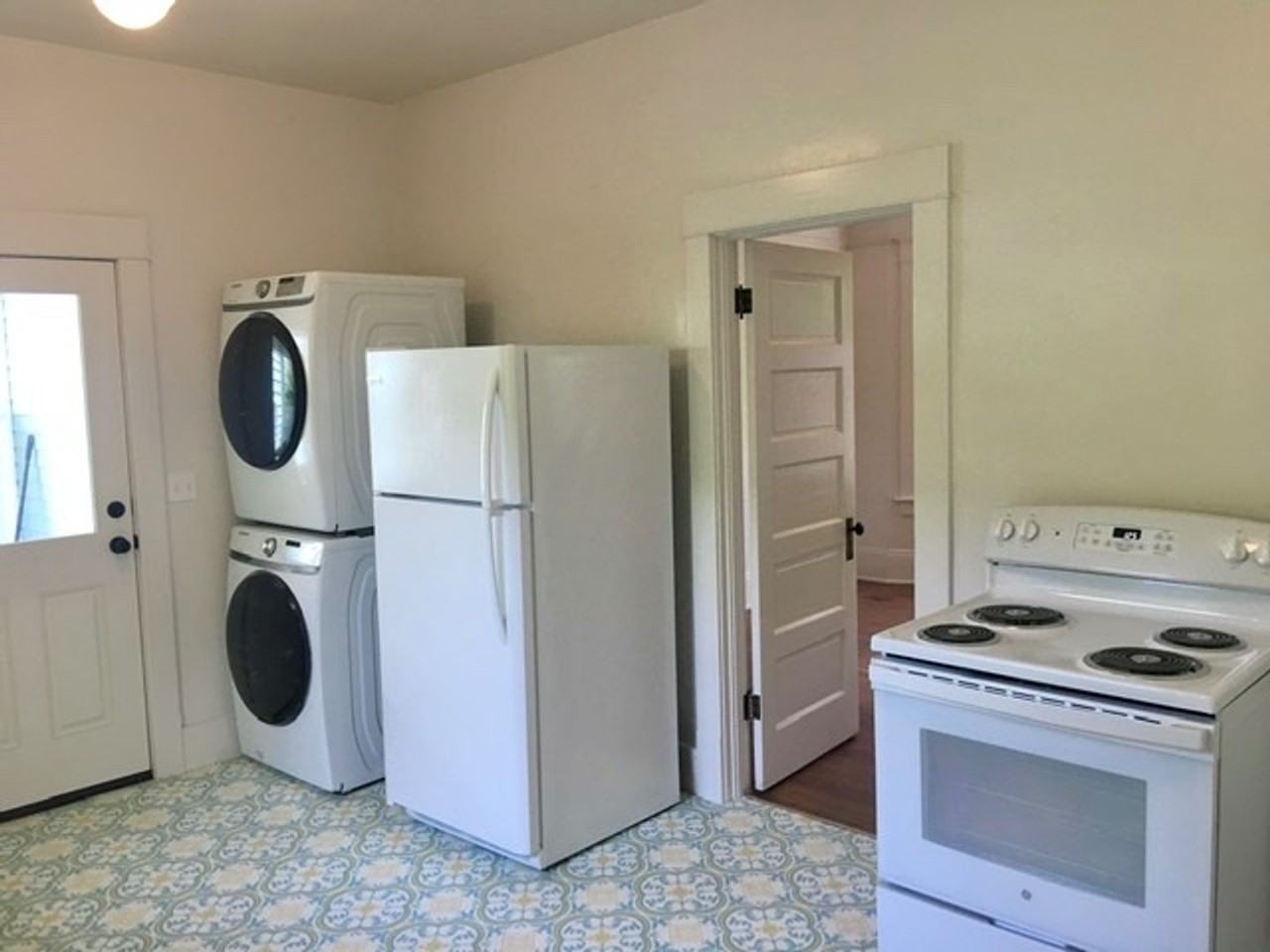 1808 N 36th St - Photo 4 of 22