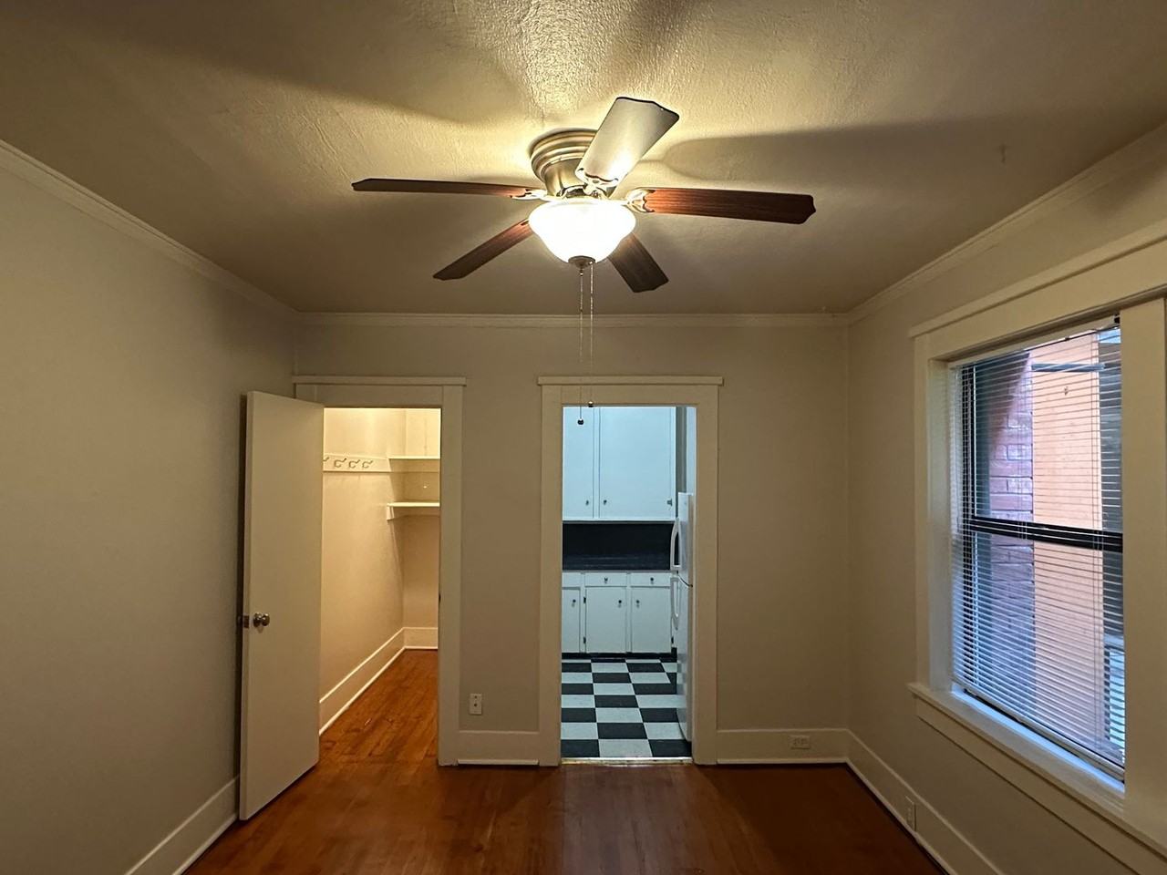 Wellesley Court Apartments - Photo 3 of 17