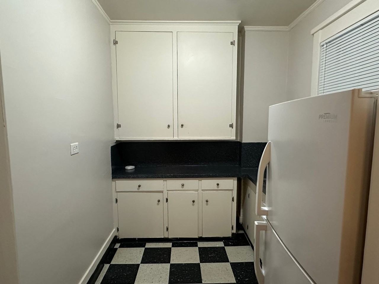 Wellesley Court Apartments - Photo 5 of 17
