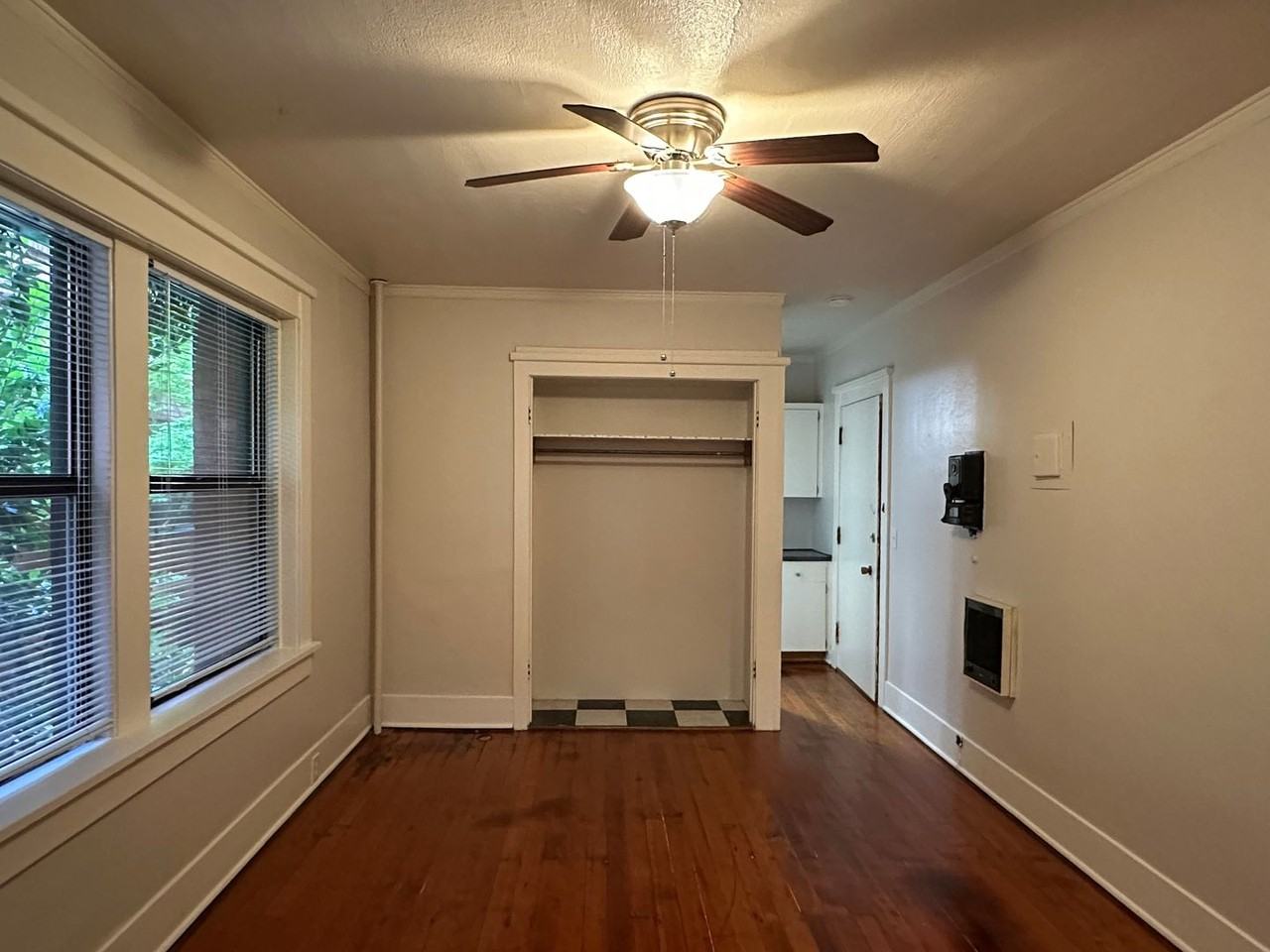 Wellesley Court Apartments - Photo 7 of 17