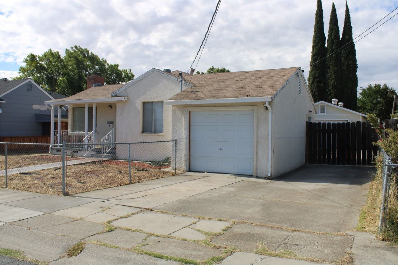 17 Lorraine Ave - Photo 2 of 22