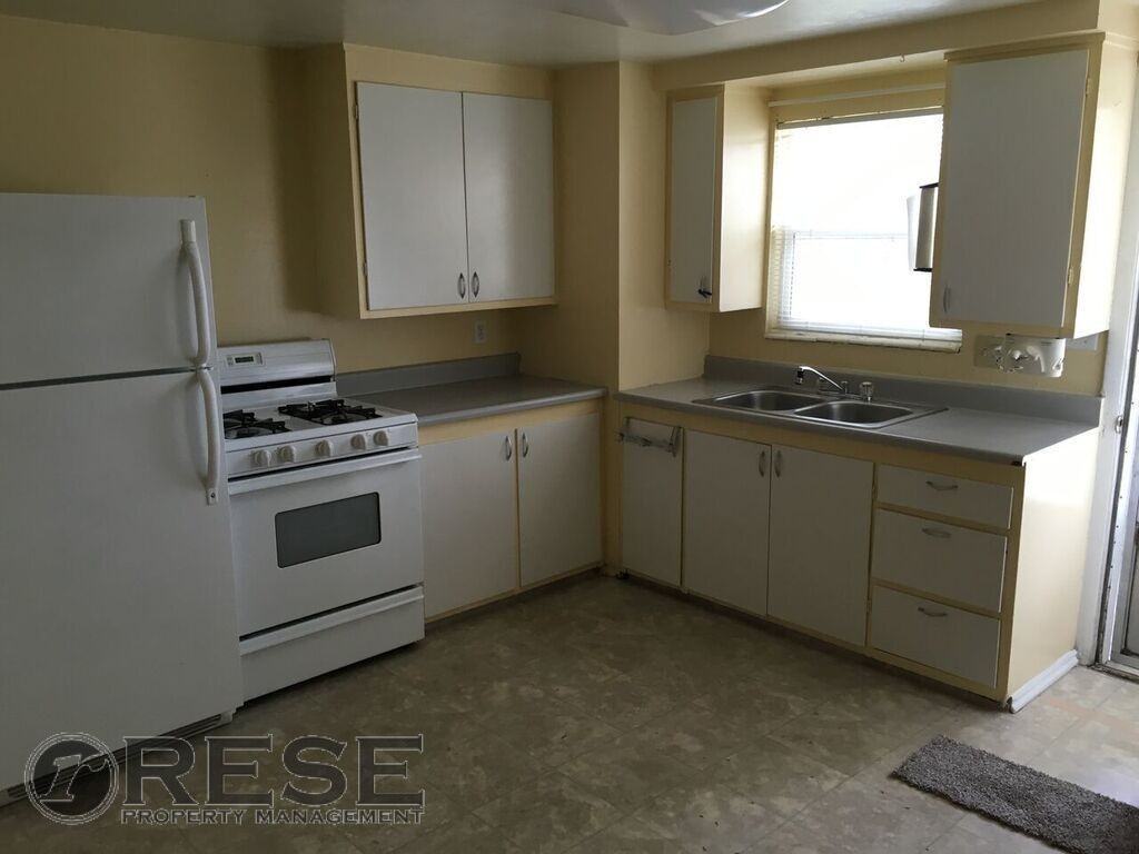 8228 S 1750 W - Photo 2 of 11