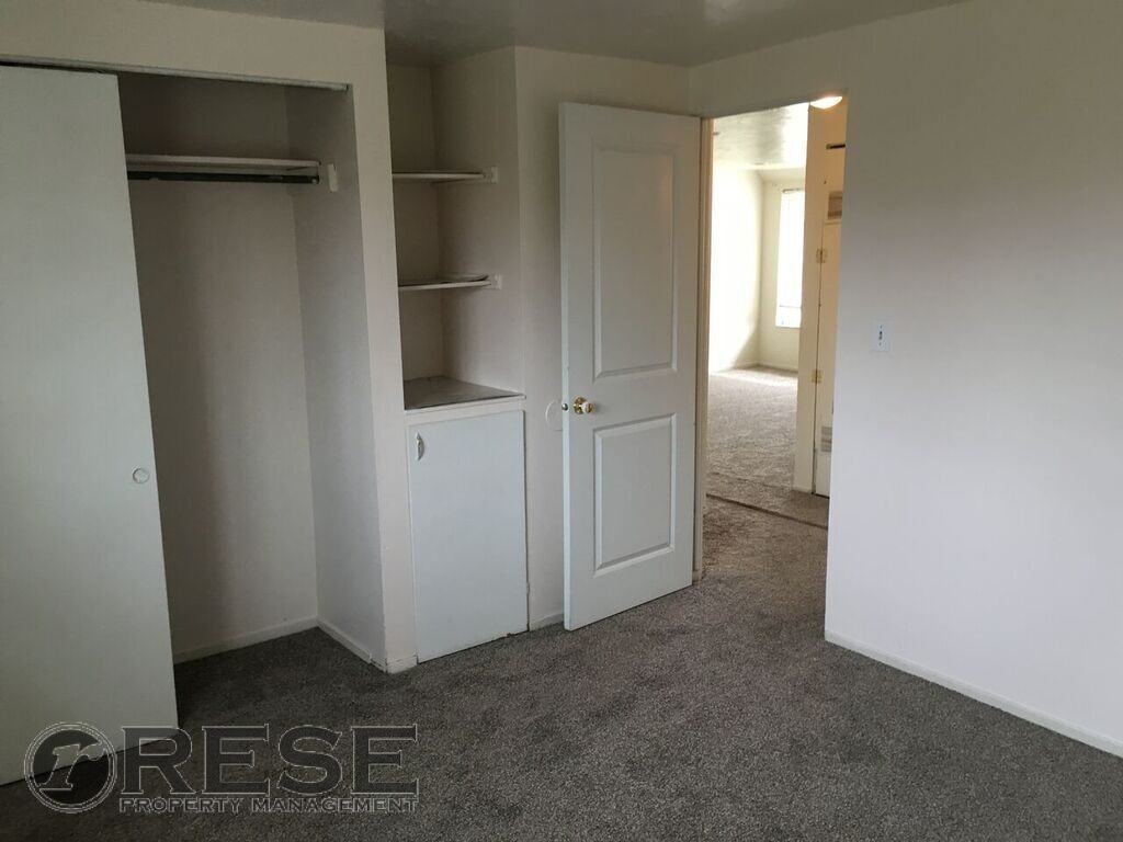 8228 S 1750 W - Photo 5 of 11