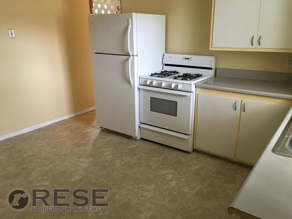 8228 S 1750 W - Photo 3 of 11