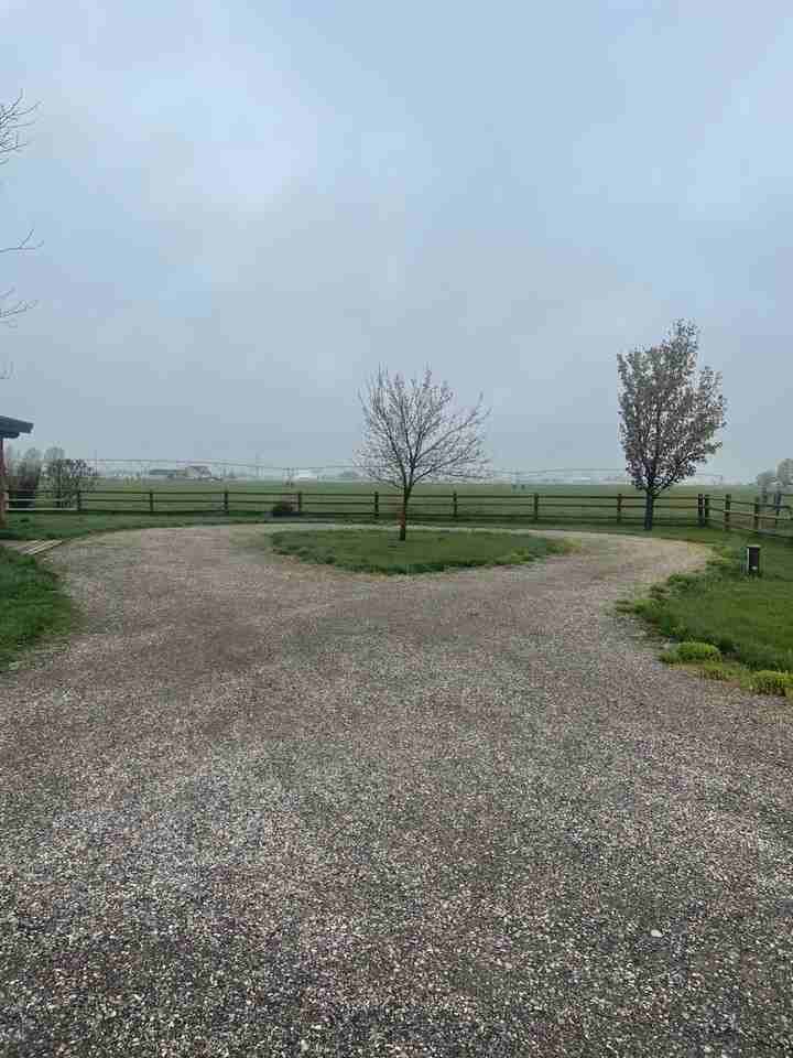 1084 E Moody Rd - Photo 4 of 30