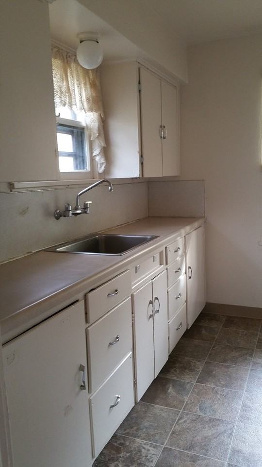 2740 E St - Photo 2 of 9