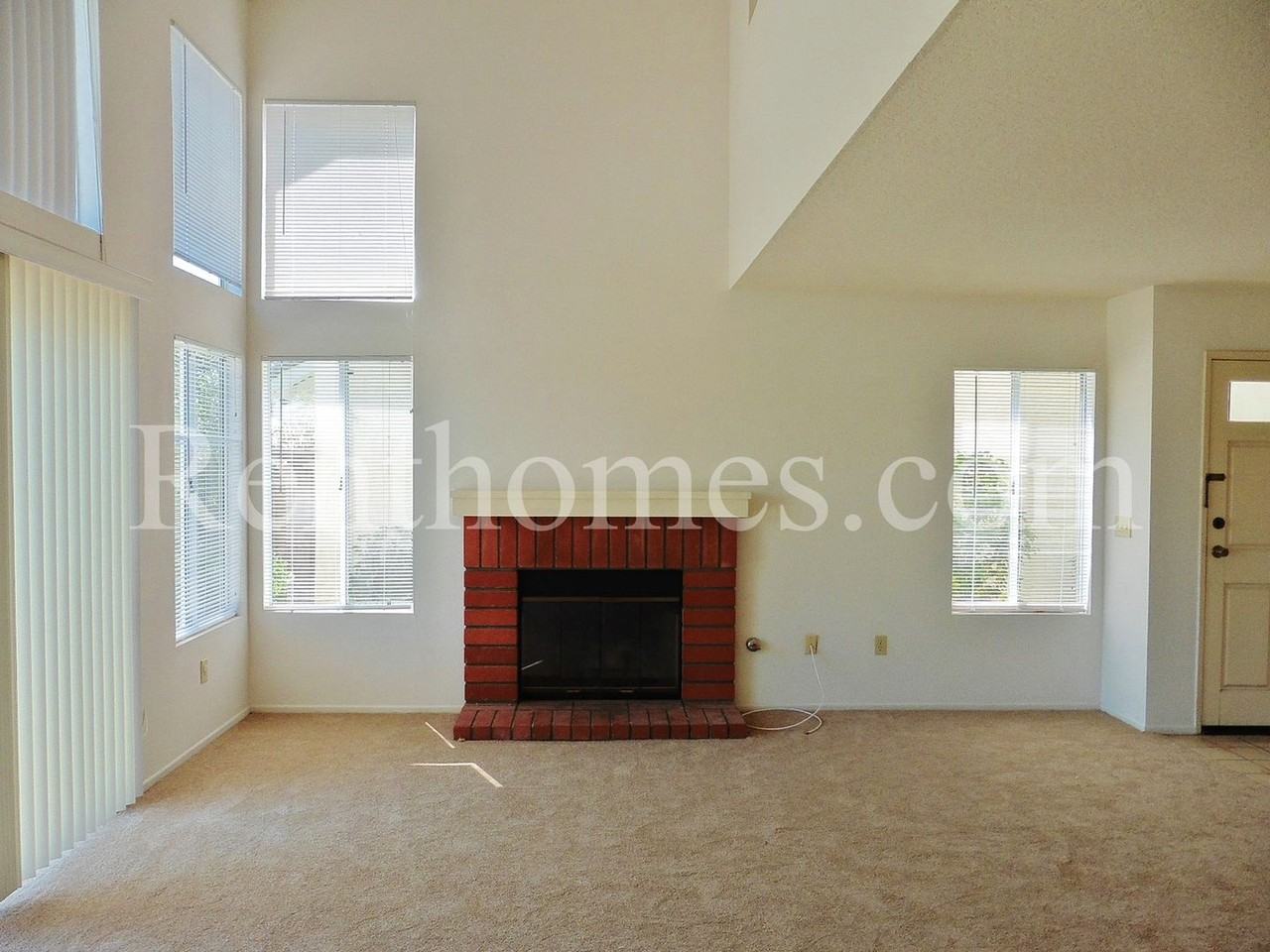 10669 Glendover Ln - Photo 3 of 21