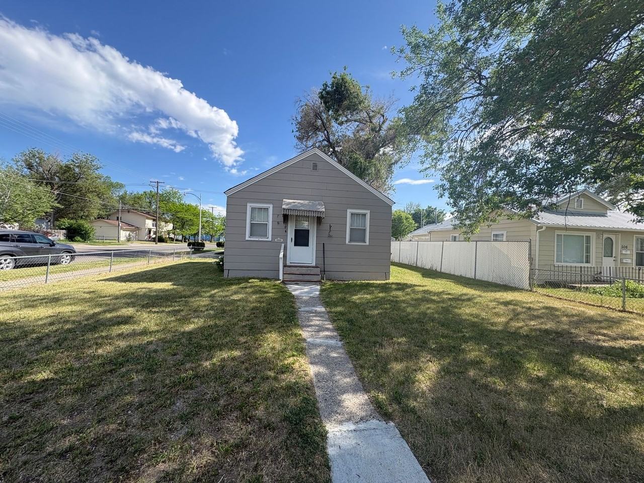 504 Howard Ave - Photo 2 of 14
