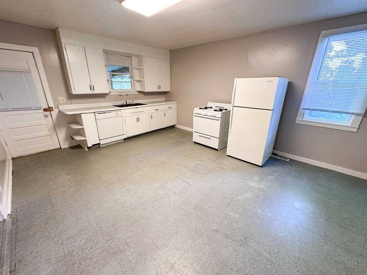 1244 Wieland Pl Nw - Photo 3 of 11