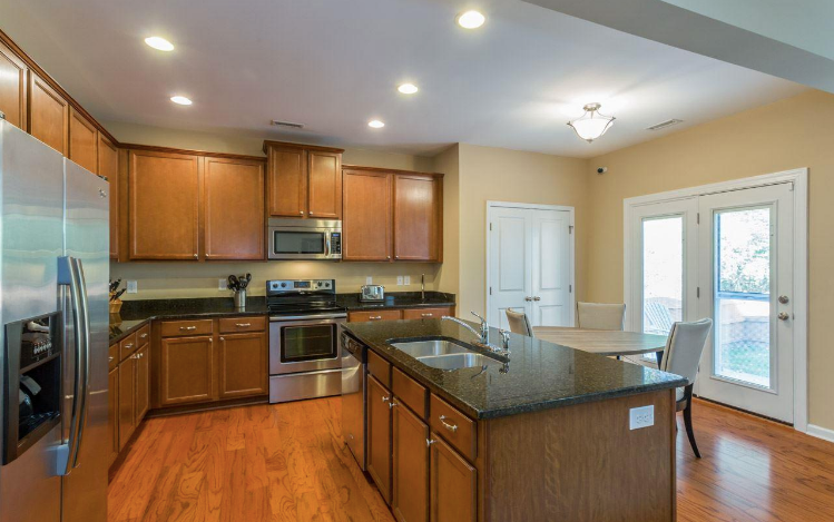 2409 Pear Tree Ln - Photo 4 of 16