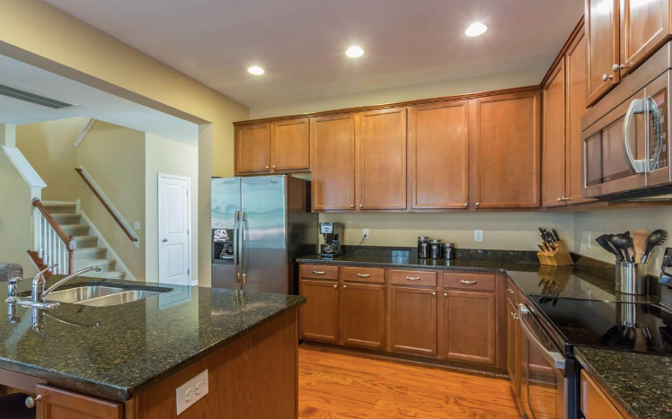 2409 Pear Tree Ln - Photo 5 of 16