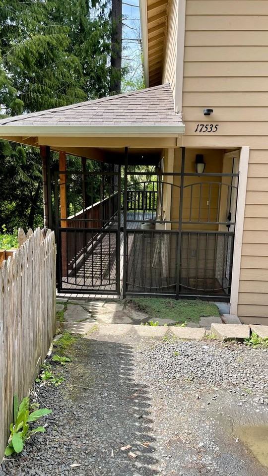17535 Clear Lake Blvd Se - Photo 3 of 40
