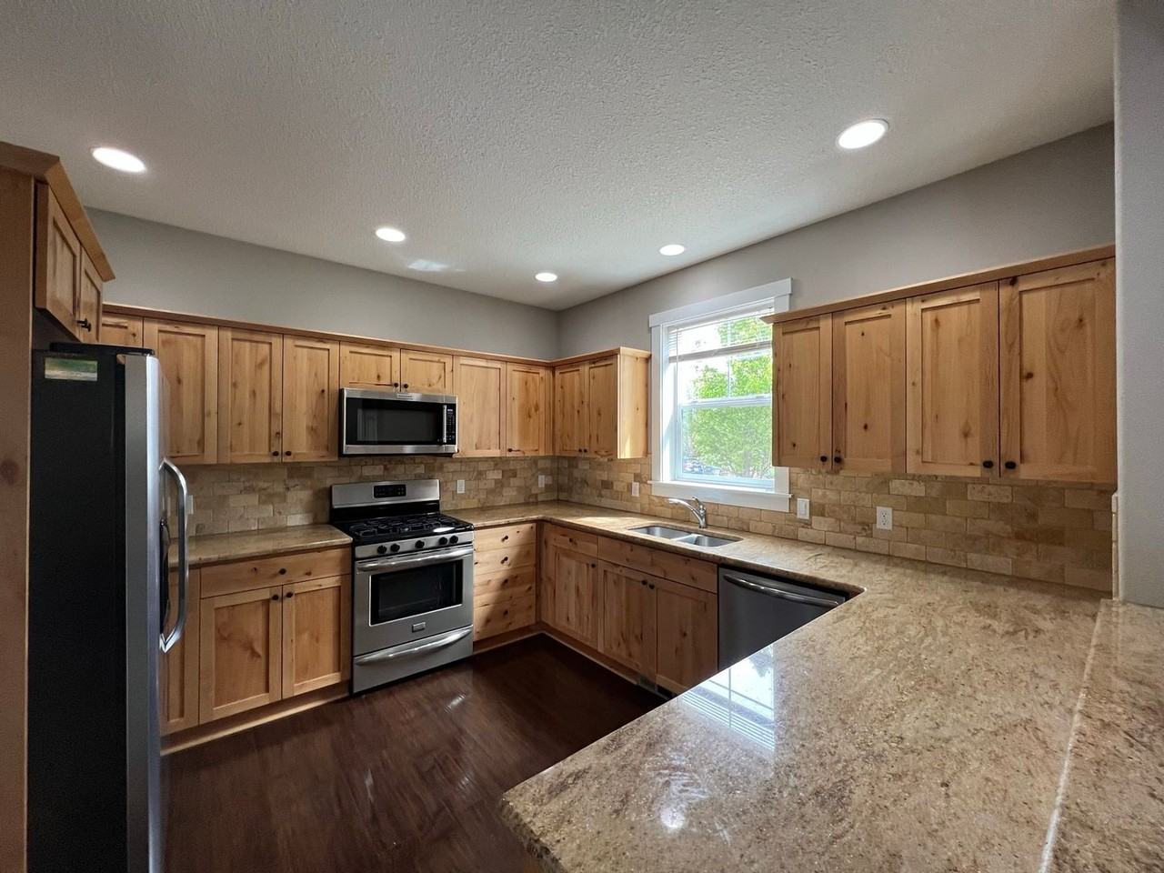 3202 Sherman Ave - Photo 2 of 18