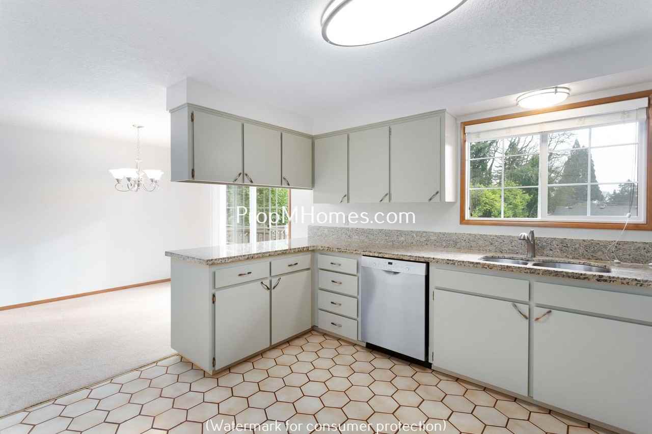 16524 Se Gordon St - Photo 5 of 31