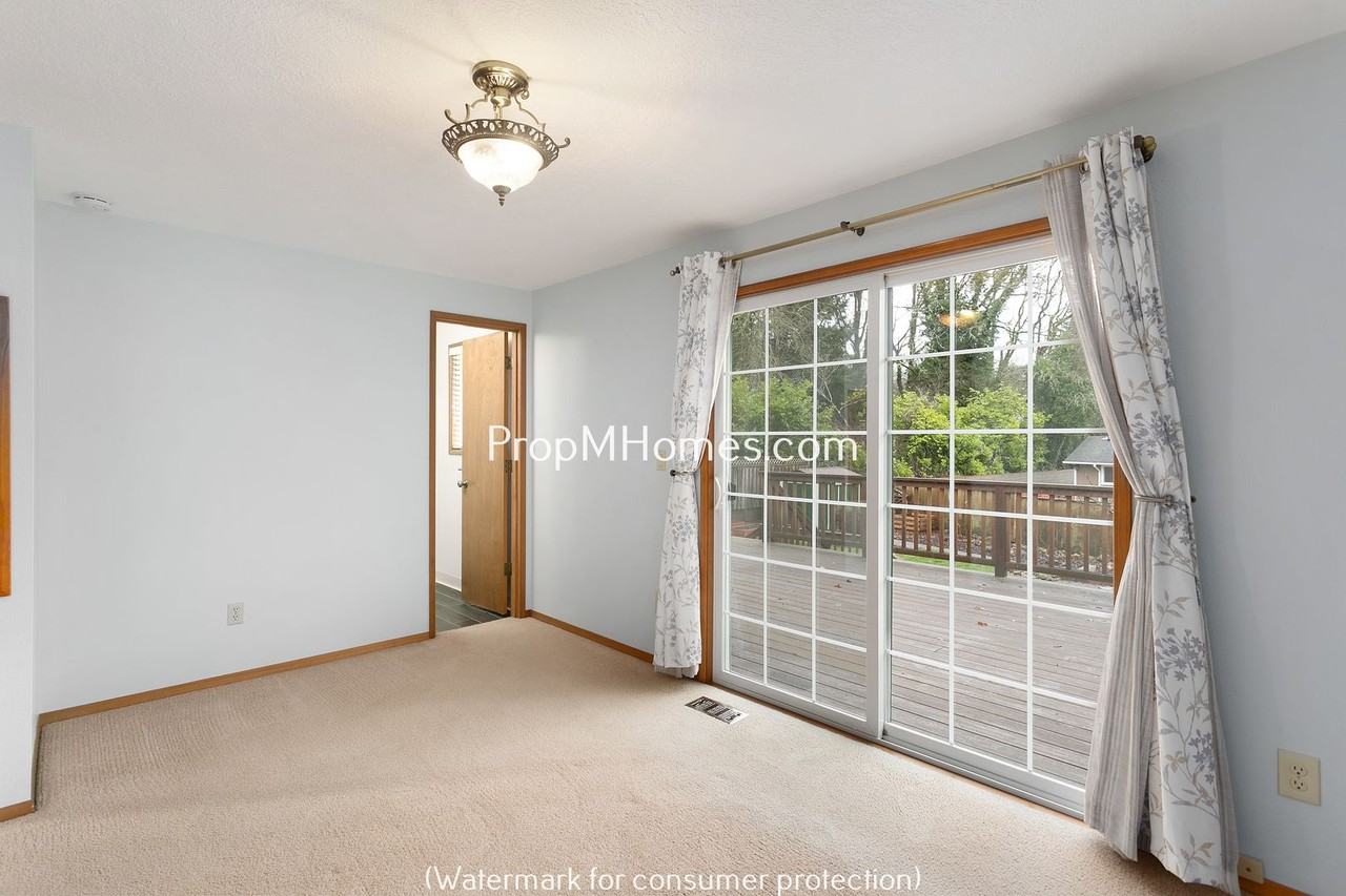 16524 Se Gordon St - Photo 7 of 31