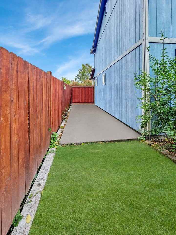 3818 N Bennett St - Photo 4 of 17